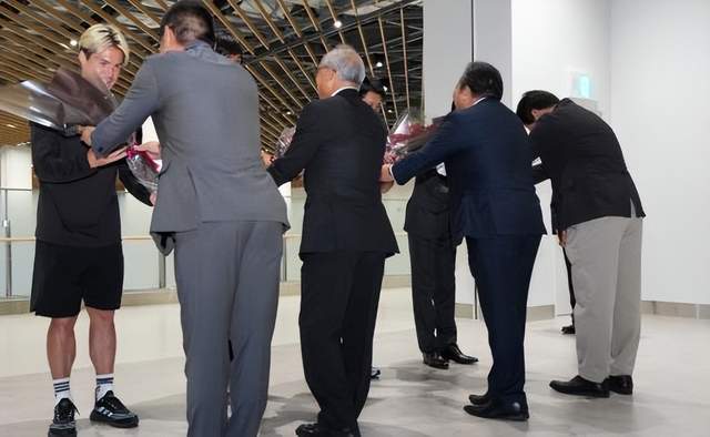 亚冠精英联赛首轮：上海海港迎战神户胜利船，中日冠军激战一触即发