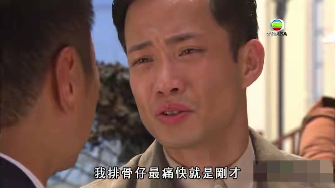tvb前男星开演唱会被警员护送出机场,享受巨星待遇,演技一流