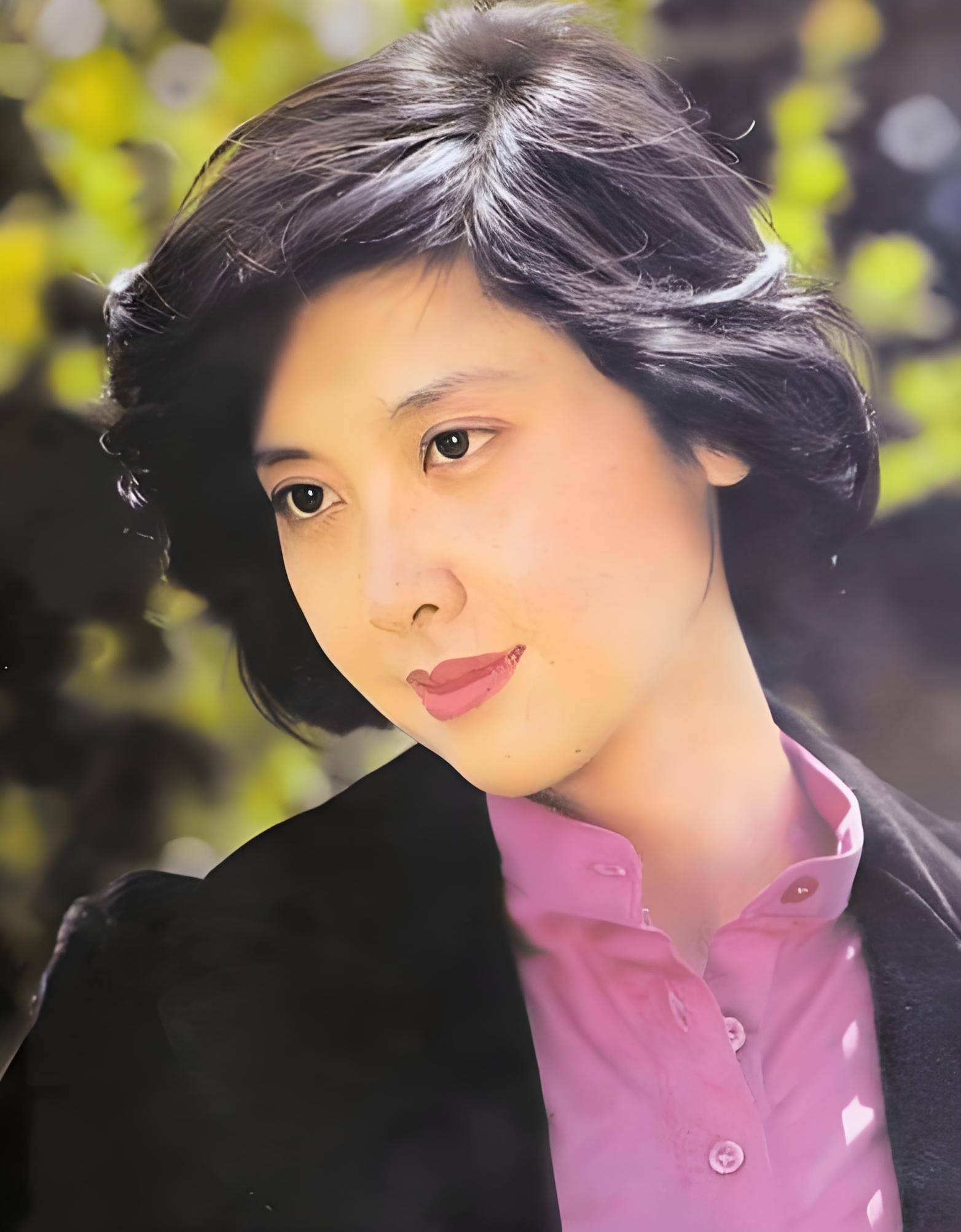 "女儿国国王"朱琳:与丈夫恩爱44年,现在72岁最大遗憾是没子女