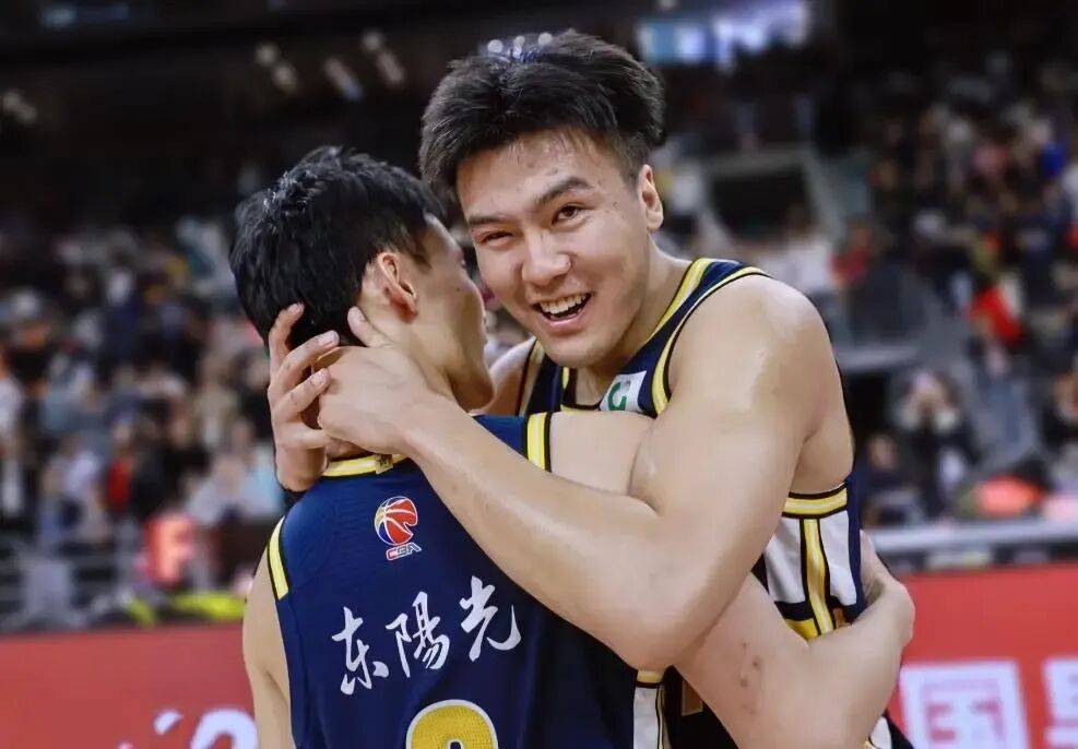 16人自由球员大名单出炉！杜锋爱将遭哄抢，辽篮逃过一劫