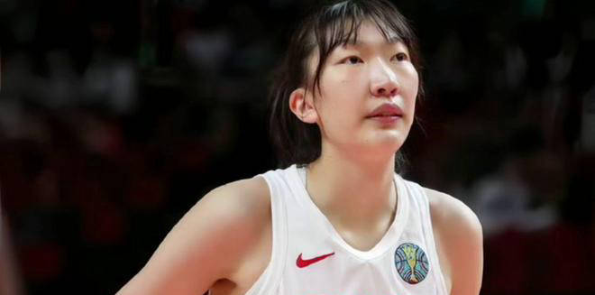 中国女篮热身赛力克尤文图特，杨舒予25分领衔多点开花