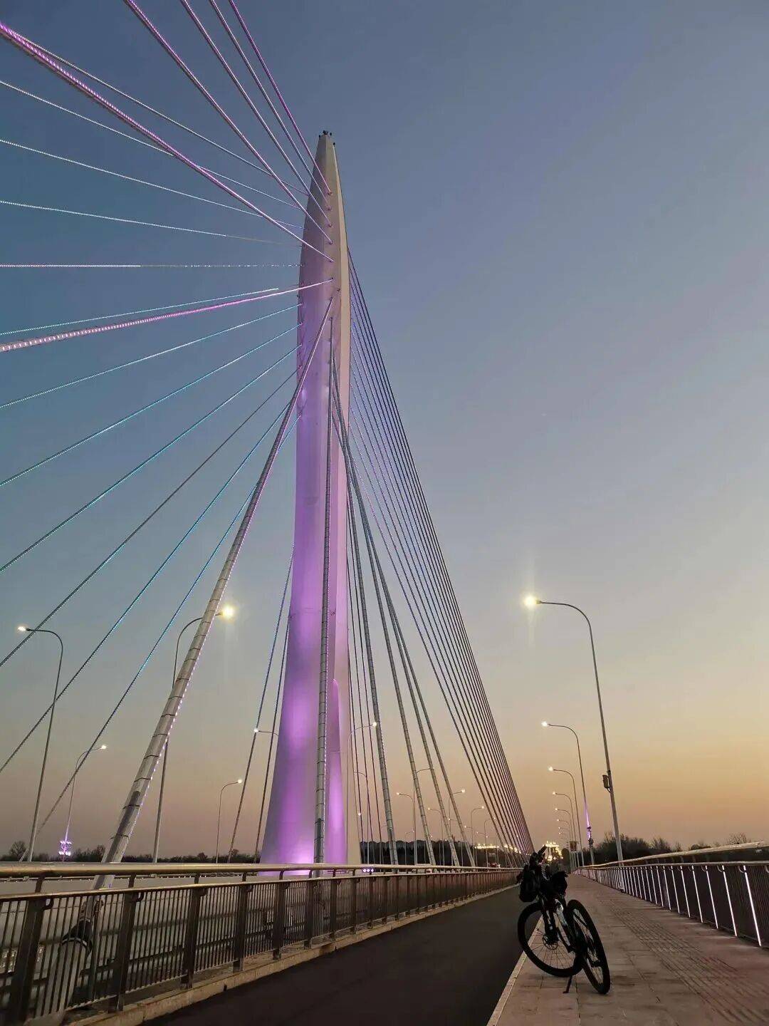 神农湖大桥作者:এ᭄故事的小黄花࿐🌼拍摄点:长治文化中心