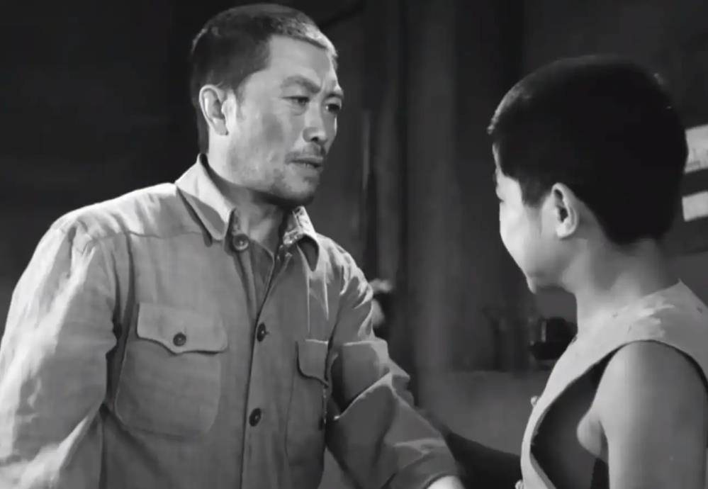 忆《小兵张嘎》于绍康:"区队长"形象鲜活,光影中镌刻不朽传奇