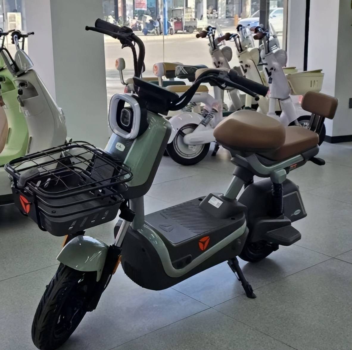 新国标电动车贵 600