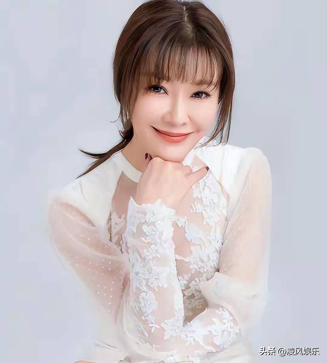 前央视王牌主持人王小骞,如今沦落为"人人喊打"?