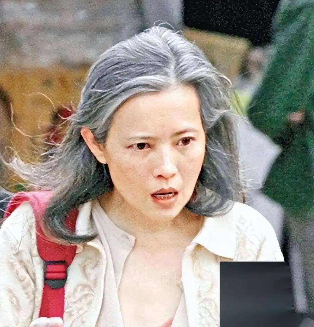 蓝洁瑛遭"侵犯"当晚细节曝出!房间不止两人,旁观者竟都是熟人