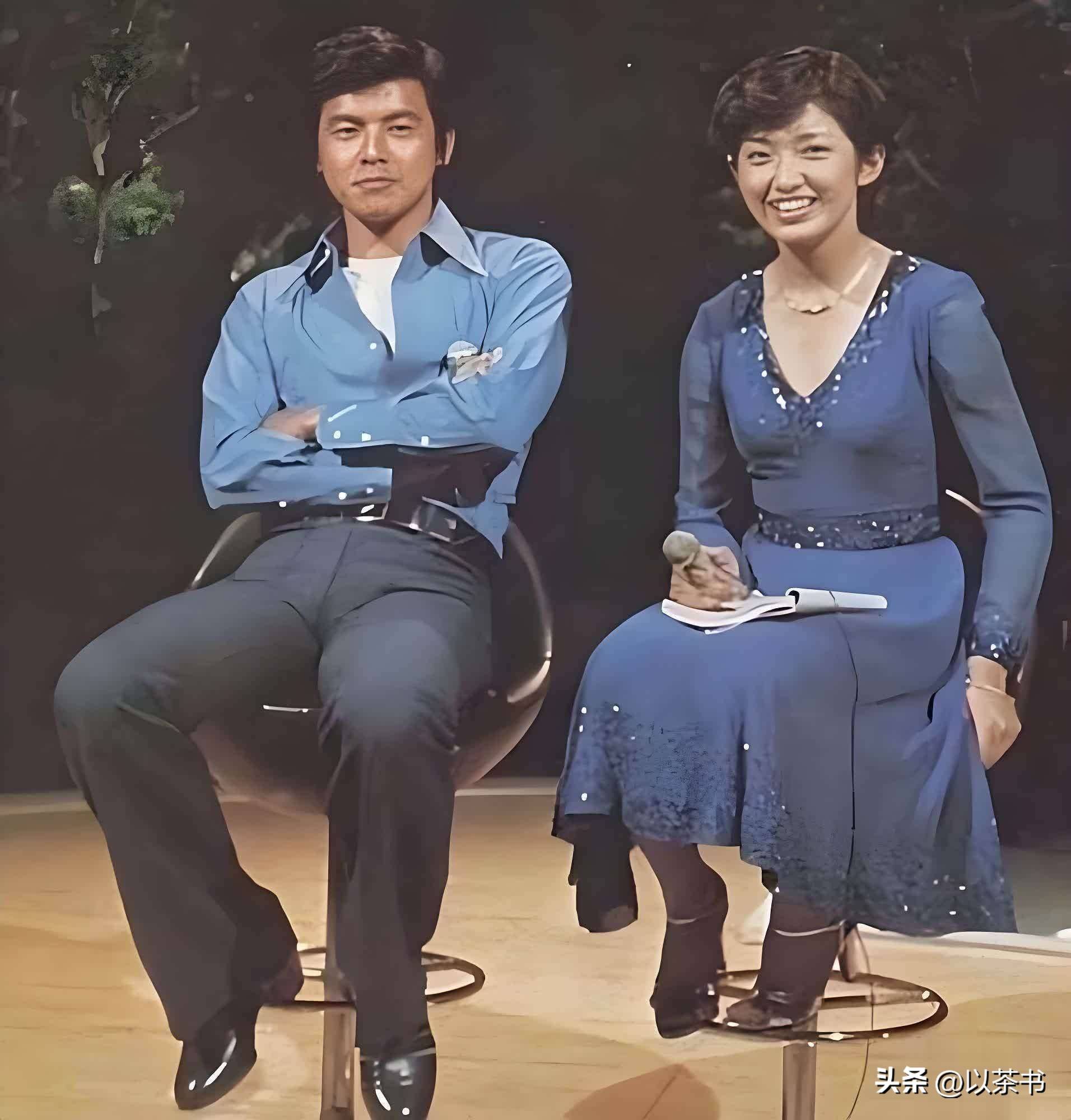 山口百惠现状:背弯的很明显,房贷压力没有了,和丈夫依旧恩爱