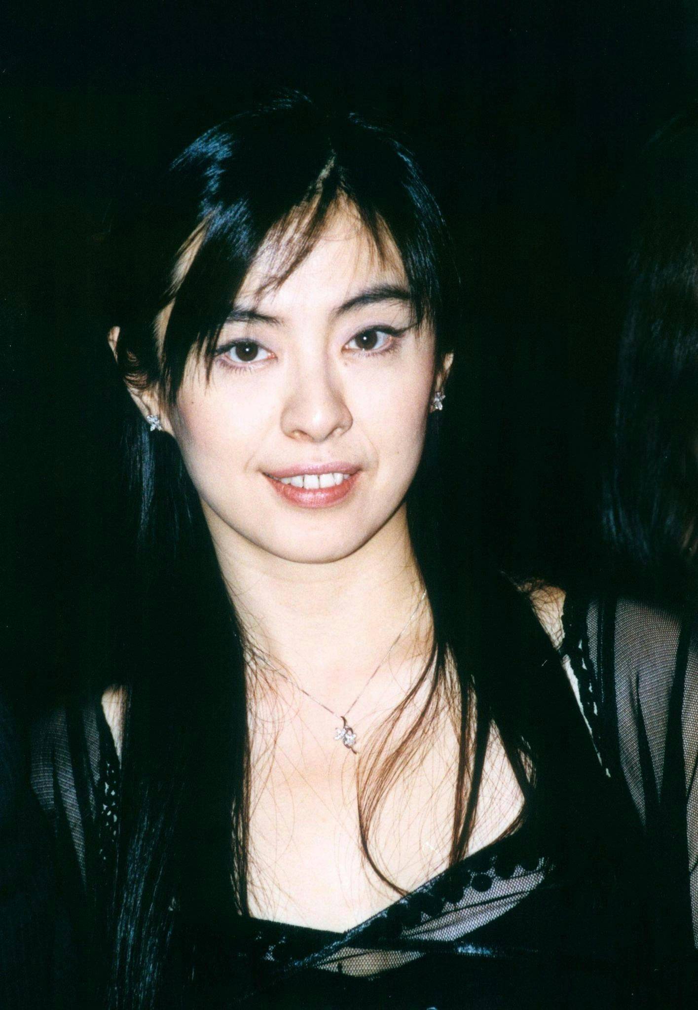 58岁王祖贤温哥华健身被拍 未修图状态震撼网友