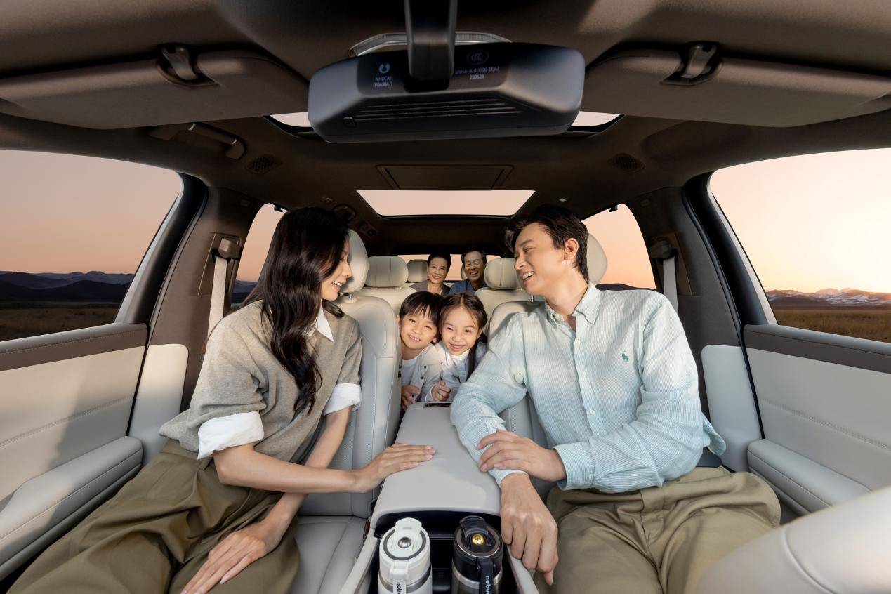 重塑大六座SUV市场新格局，腾势N8L以31.98万起正式开启预售