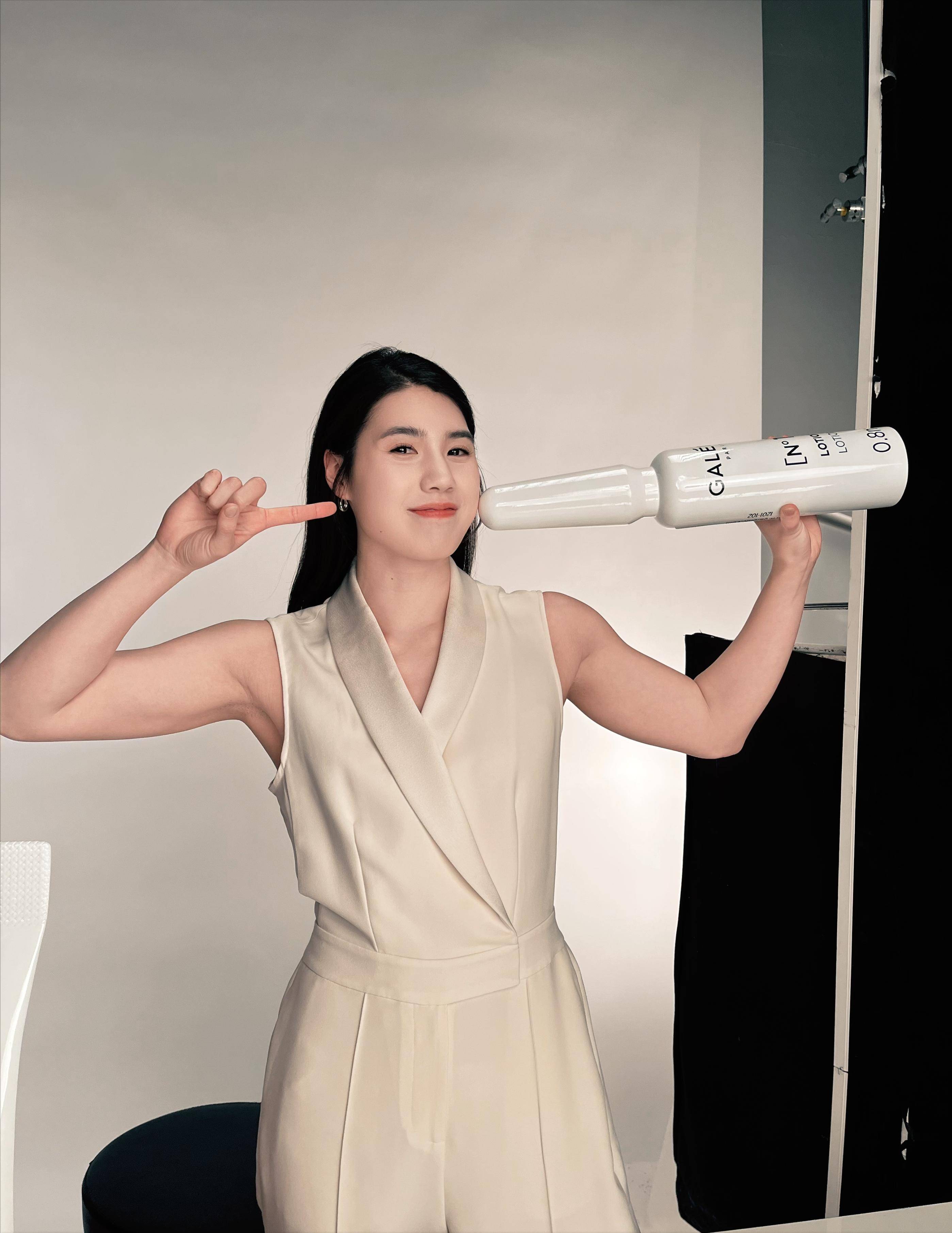 张雨霏覃海洋泳池外的舞蹈秀,网友直呼:简直是运动版这就是街舞