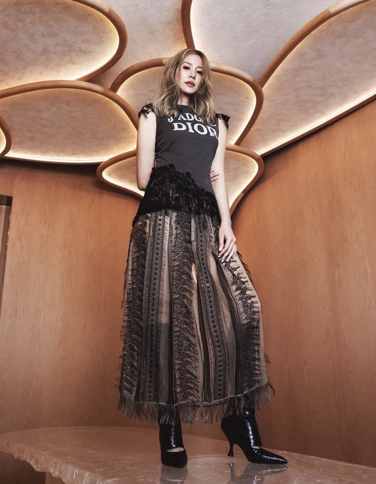 徐子淇近照风采不减,笑容恬淡瘦了不少,42岁已是李家唯一女主人