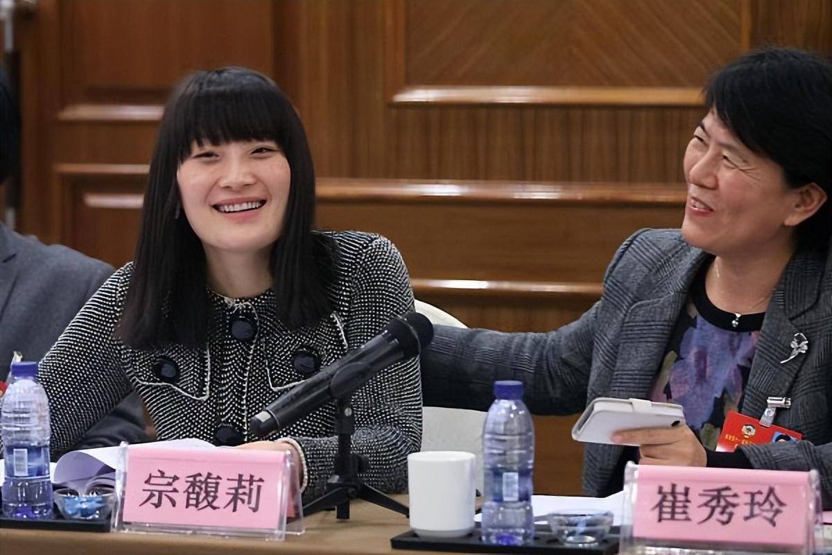 娃哈哈千金宗馥莉:41岁成身材走样,有钱人不屑追,穷人她看不上
