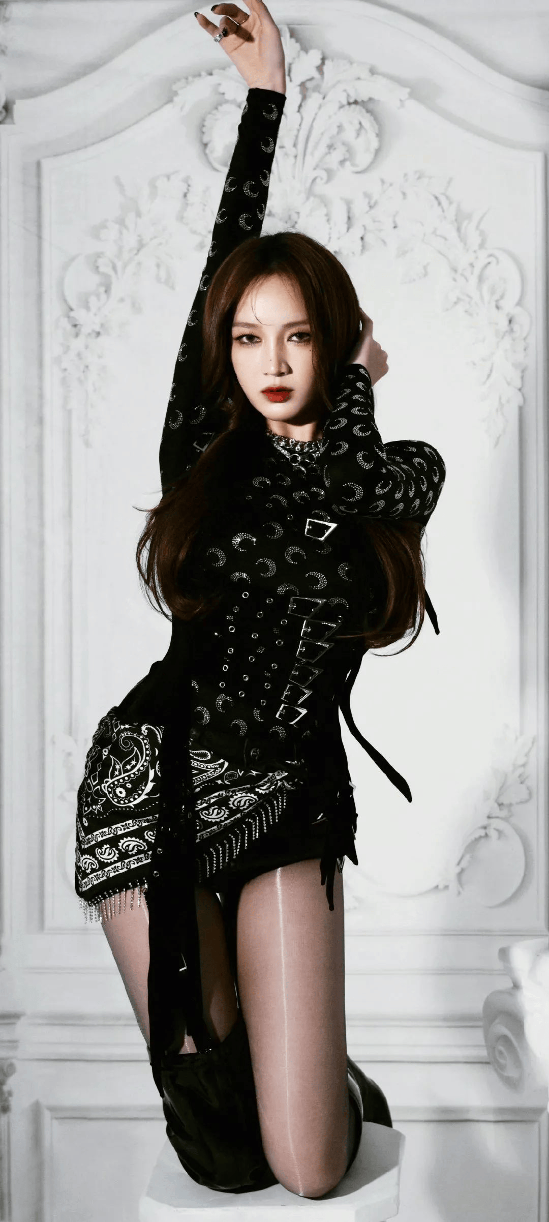 孟佳,黑丝高跟,怎一个绝字了得!