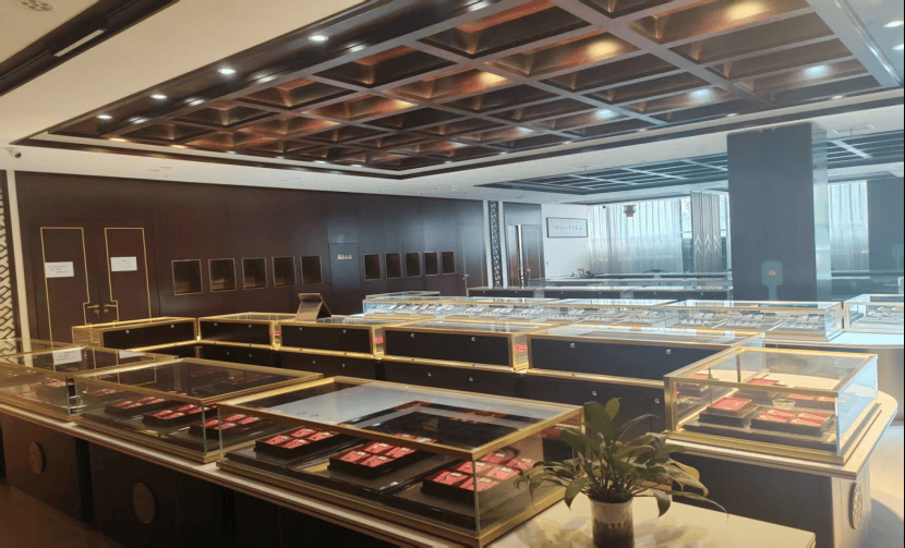 黄金店里藏“猫腻”?地矿珠宝销售模式陷传销与非法集资疑云(图3)