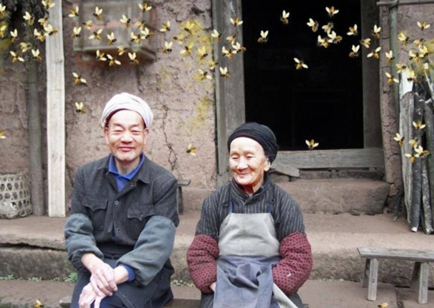 刘国江来自重庆江津,年轻时一直和妻子徐朝清生活在一起