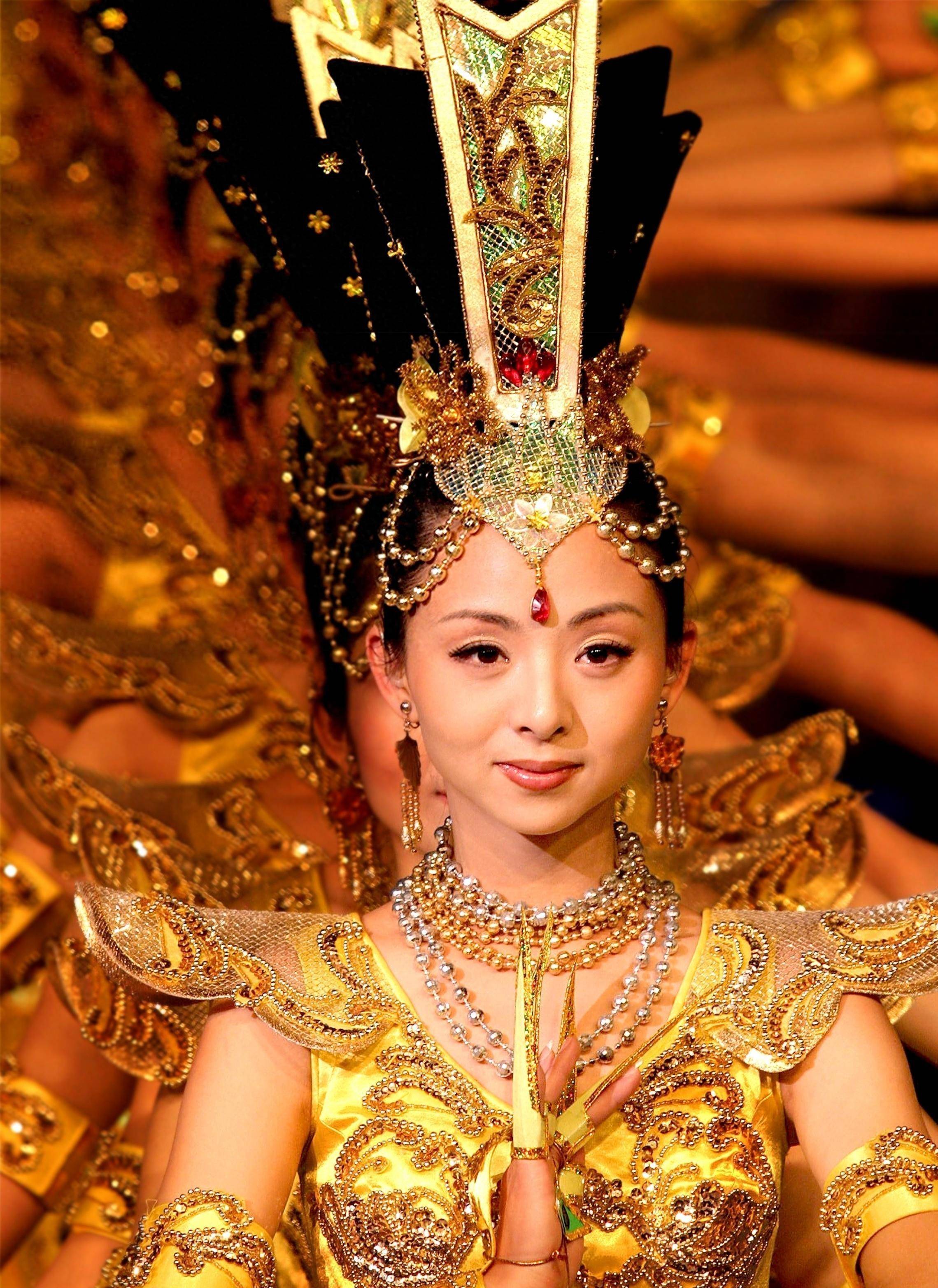 聋哑女孩邰丽华:一舞成名,因高材生男友婉拒富商,她近况怎样?