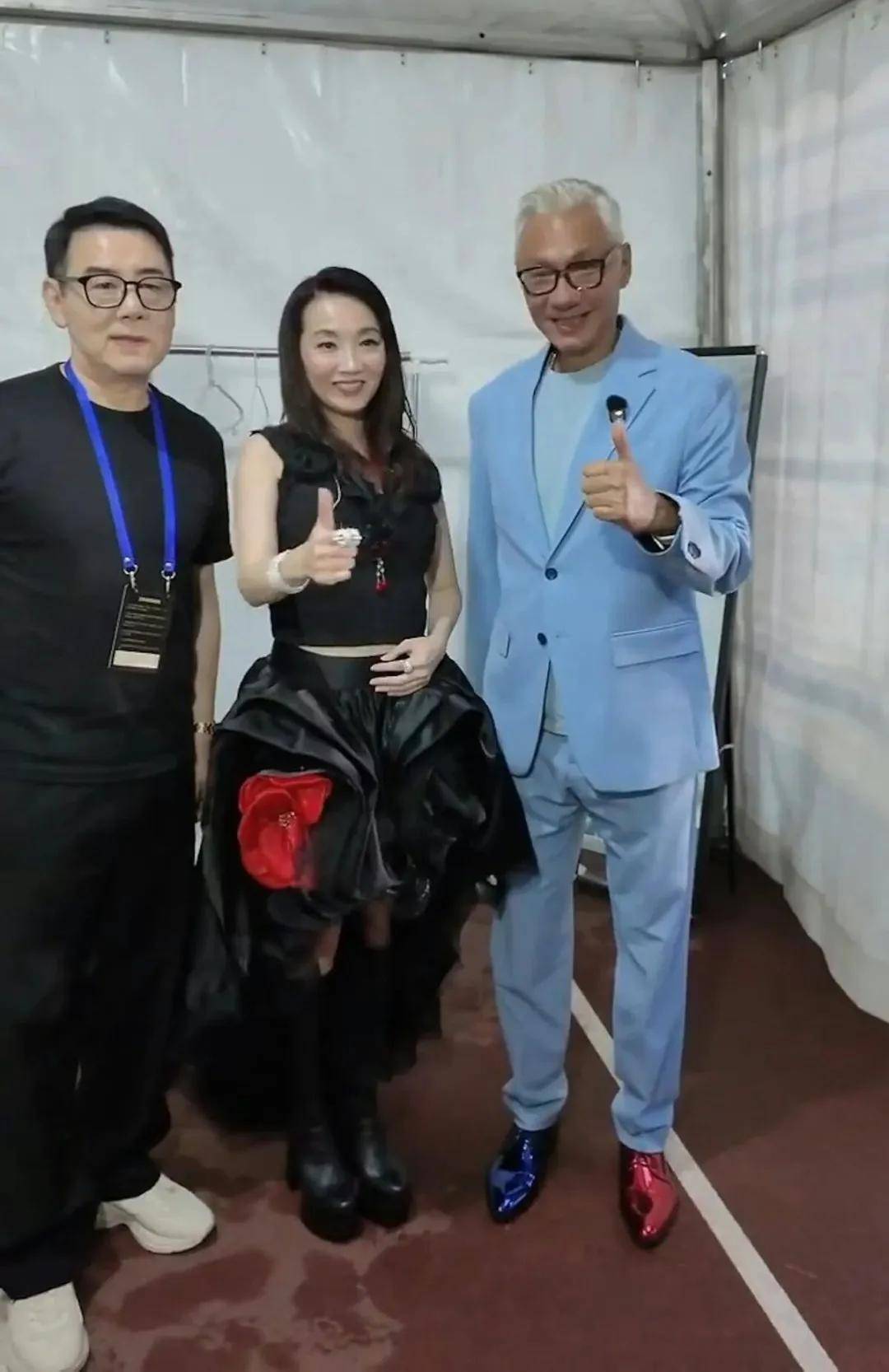 许秋怡在节目中谈及当年为丈夫遍访名医的经历时,仍忍不住哽咽落泪