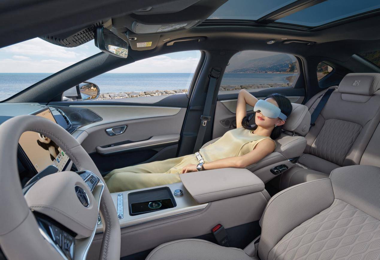 中国品牌高端化标杆,比亚迪汉长续航版补贴后15.98万元起