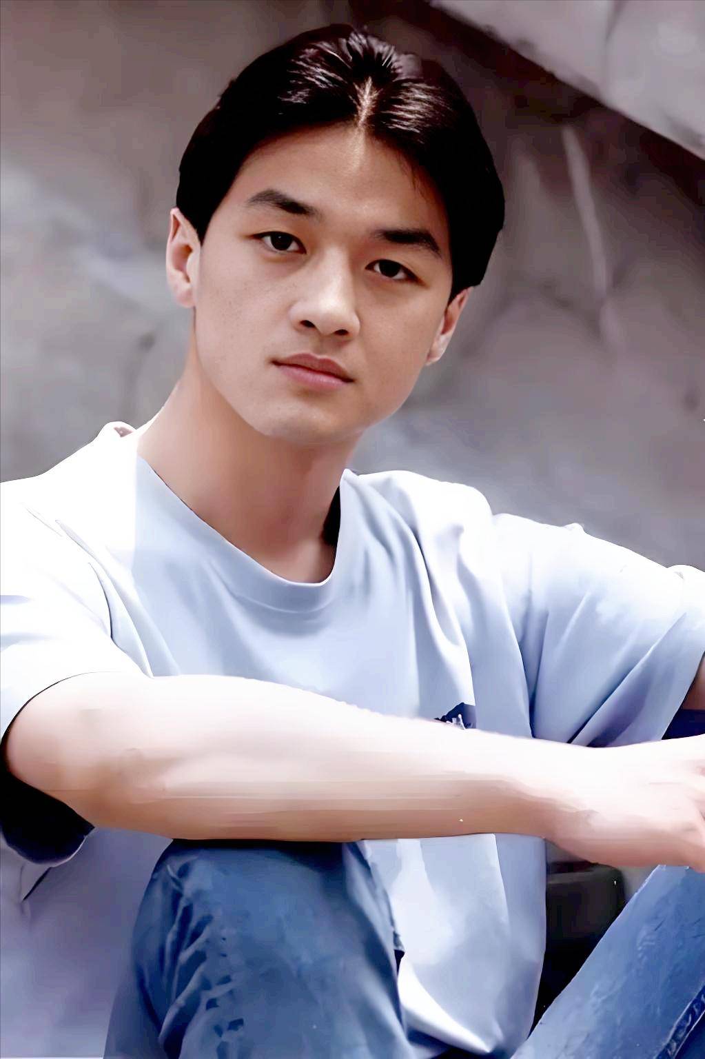 李亚鹏54岁再离婚,母亲崩溃哭诉:这债咋还啊?