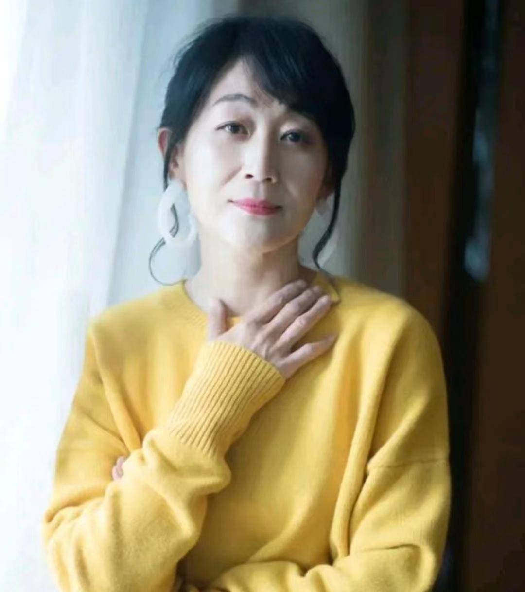 陈瑾高龄女明星20年不吃米饭和亲哥不婚不育相伴终生