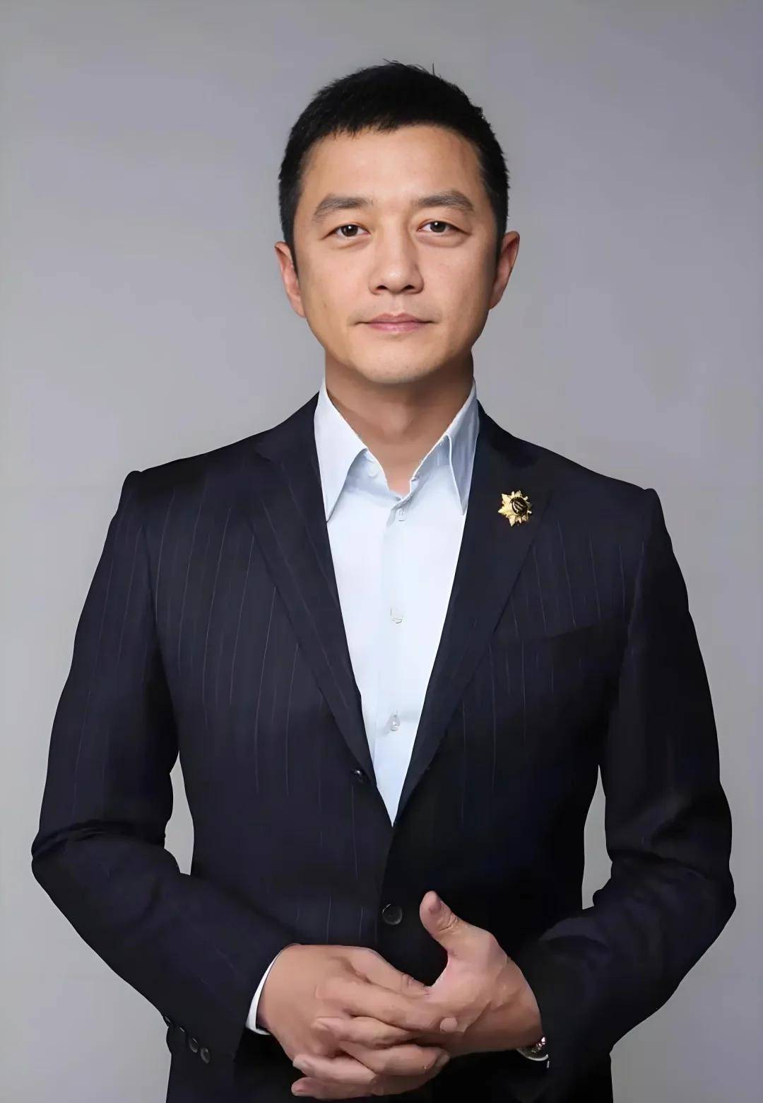 吃相难看李亚鹏官宣离婚才2天糟心事接连发生官媒发声锐评