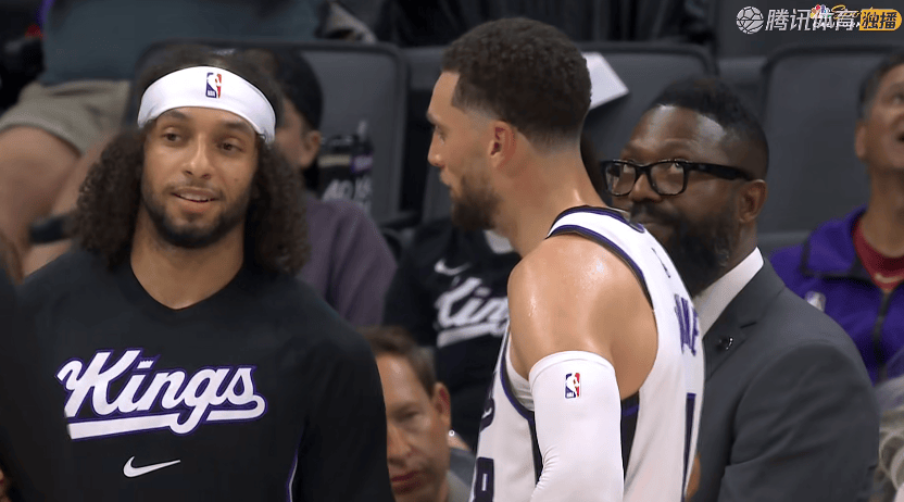 快船大胜!小卡15+2+2<strong></p>
<p>快船</strong>,保罗8+10,赛后德罗赞走向快船替补席 快船大胜!小卡15+2+2,保罗8+10,赛后德罗赞走向快船替补席