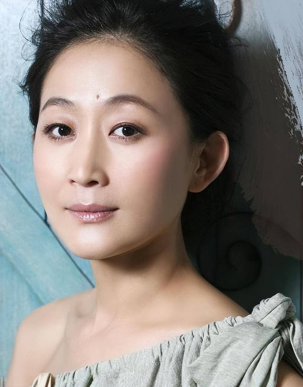 演员陈瑾:20年不吃米饭,与哥哥相约不结婚不生育,现在过得怎样