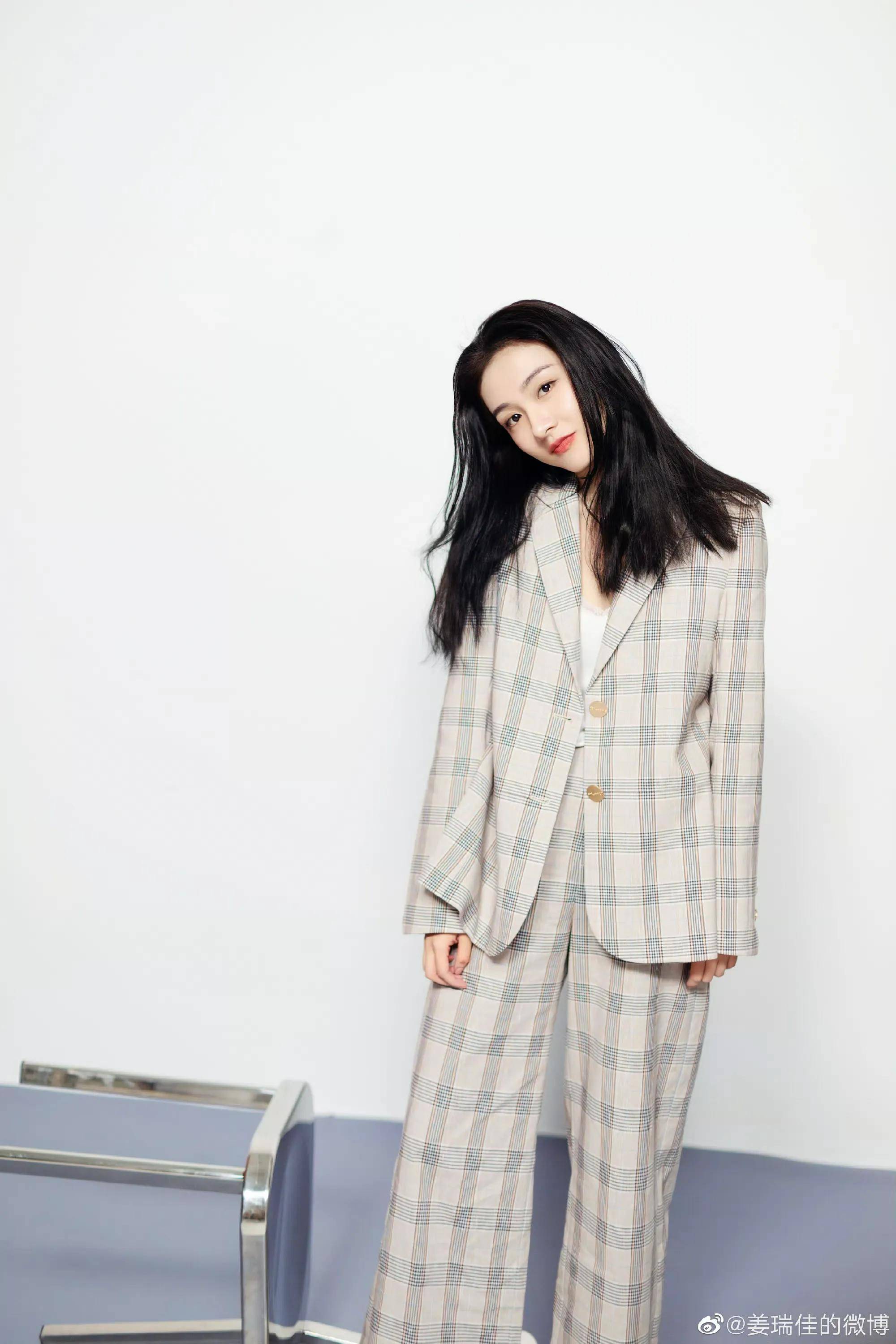 在最近热播的剧集《沉默的荣耀》中,姜瑞佳饰演的阿菊并没有被人们一