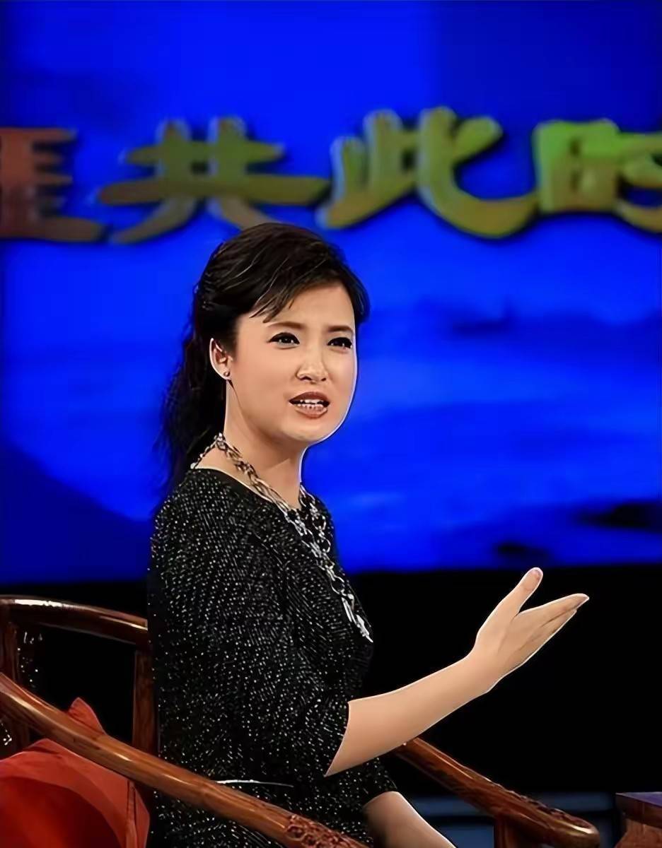 海峡两岸主持桑晨,原来是这位大明星的后代,难怪长这么好看