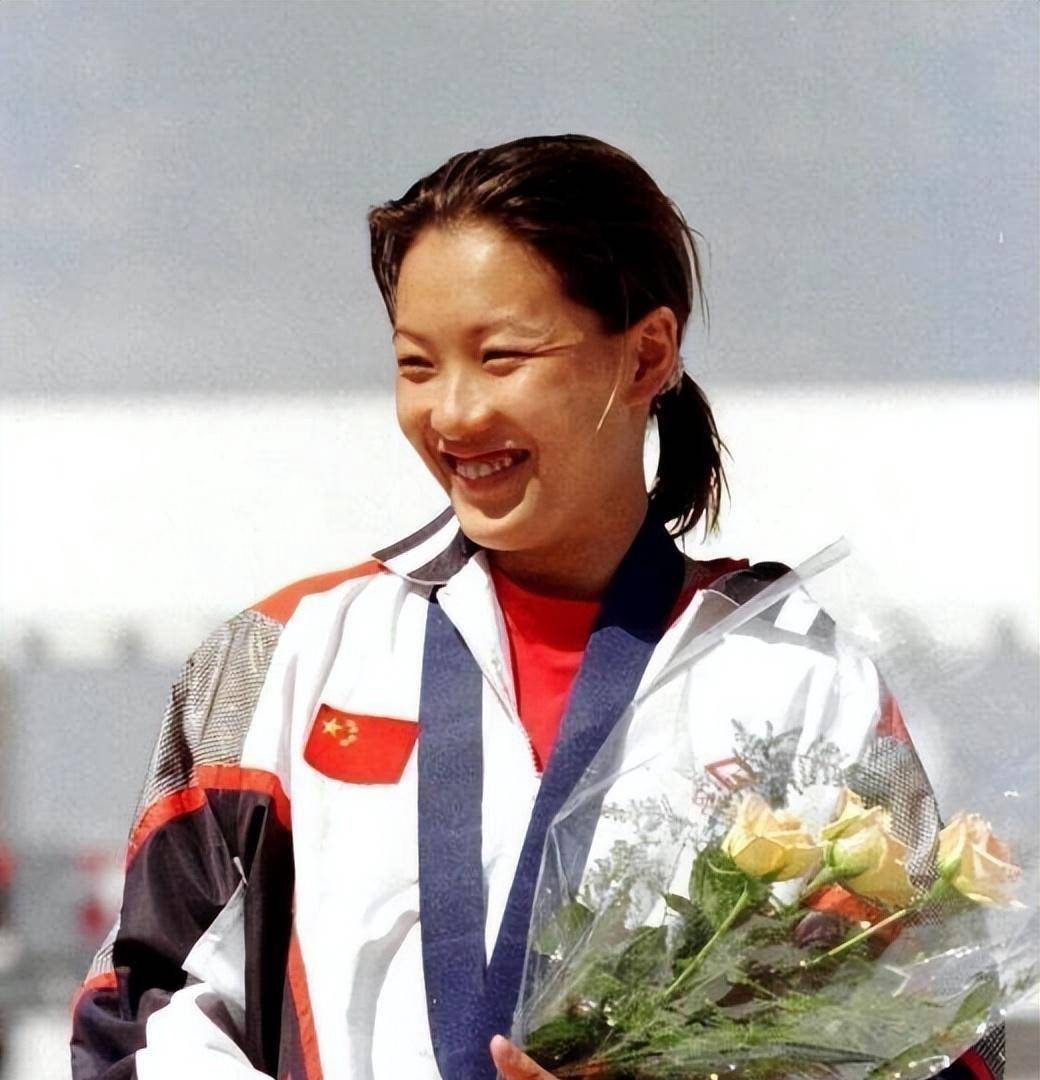 伏明霞梁锦松真实的婚姻状况,我们都误会这对老夫少妻了