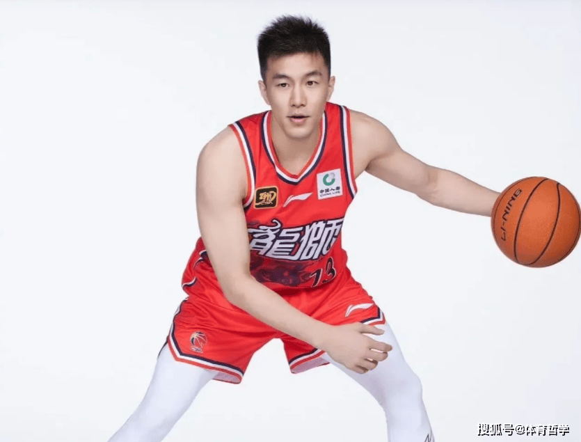 轰43分！球迷：恭喜郭艾伦拿到了个人第一个MVP，可以摆几桌了