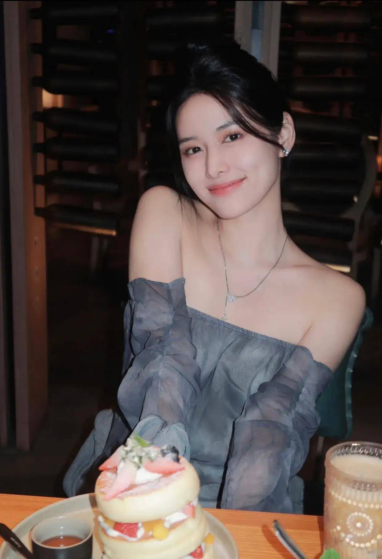 甜美女神朱嘉倩