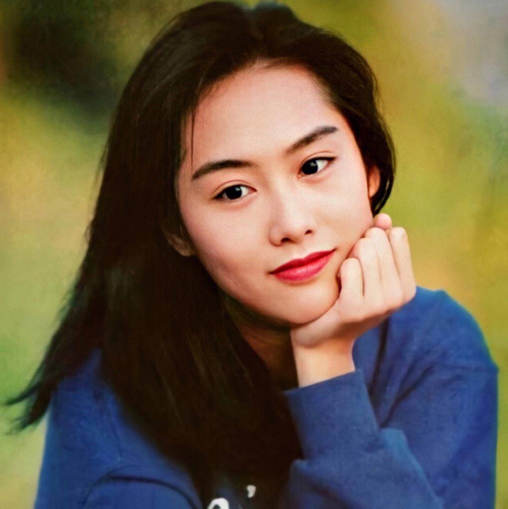 朱茵现状曝光:住深山小屋,开上年纪破车,变为了娱乐圈的笑话