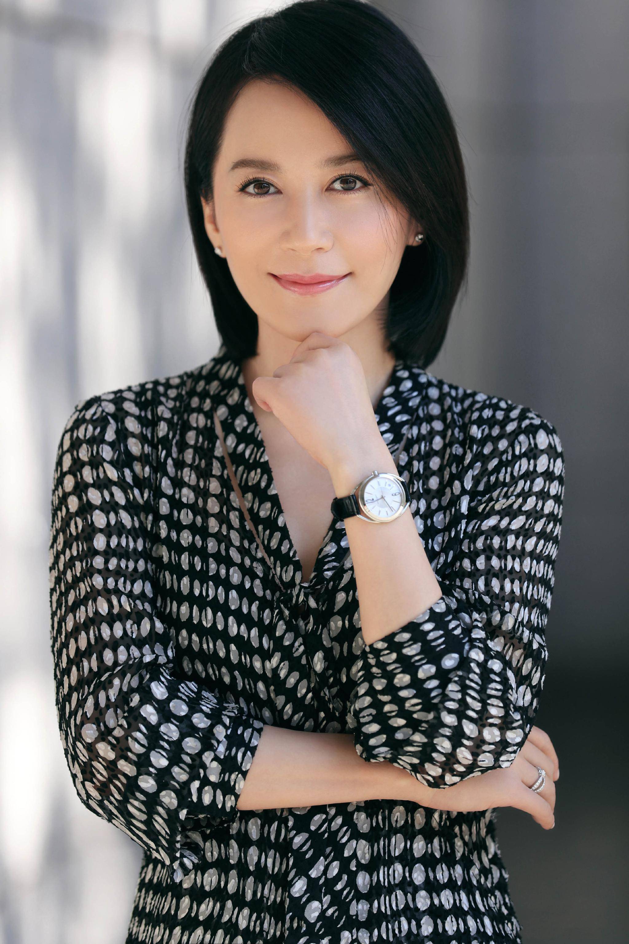 娱乐圈九大"半老徐娘",蜂腰少女背逆天长腿,是越老越有韵味