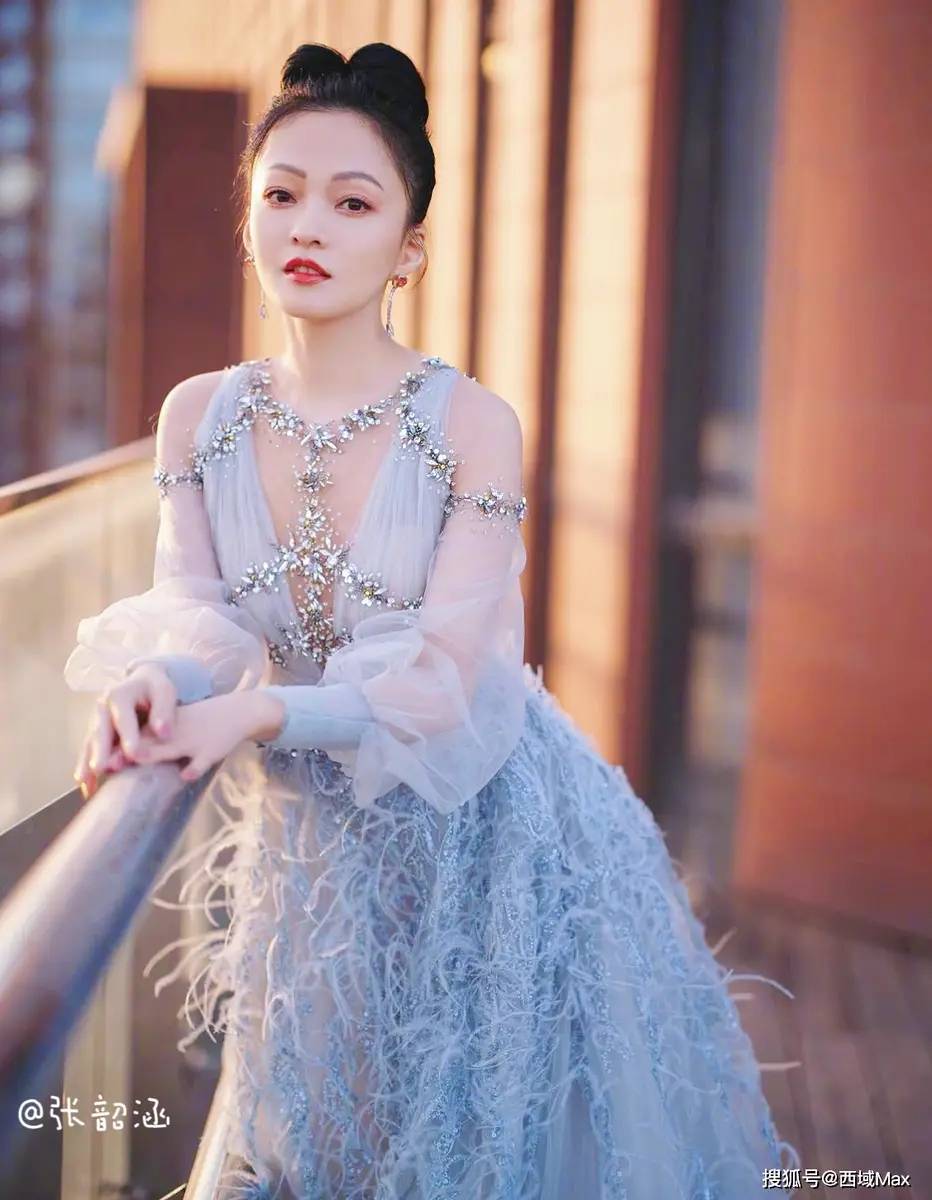 张韶涵再谈往事落泪:累到重感冒被公司讽刺,想找妈妈诉苦遭背刺