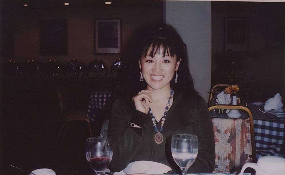 "双面母爱"王姬:为终身智障儿子日夜痛哭,却命女儿还债10年