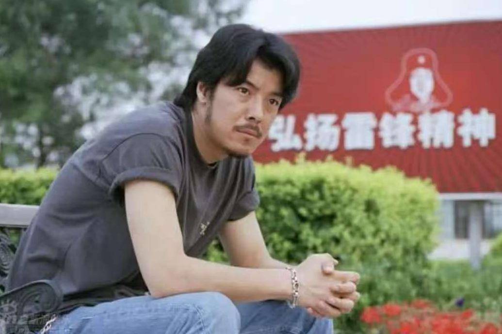 然而,有时即使他成功抢到机会,现场的试镜却往往以被拒绝告终