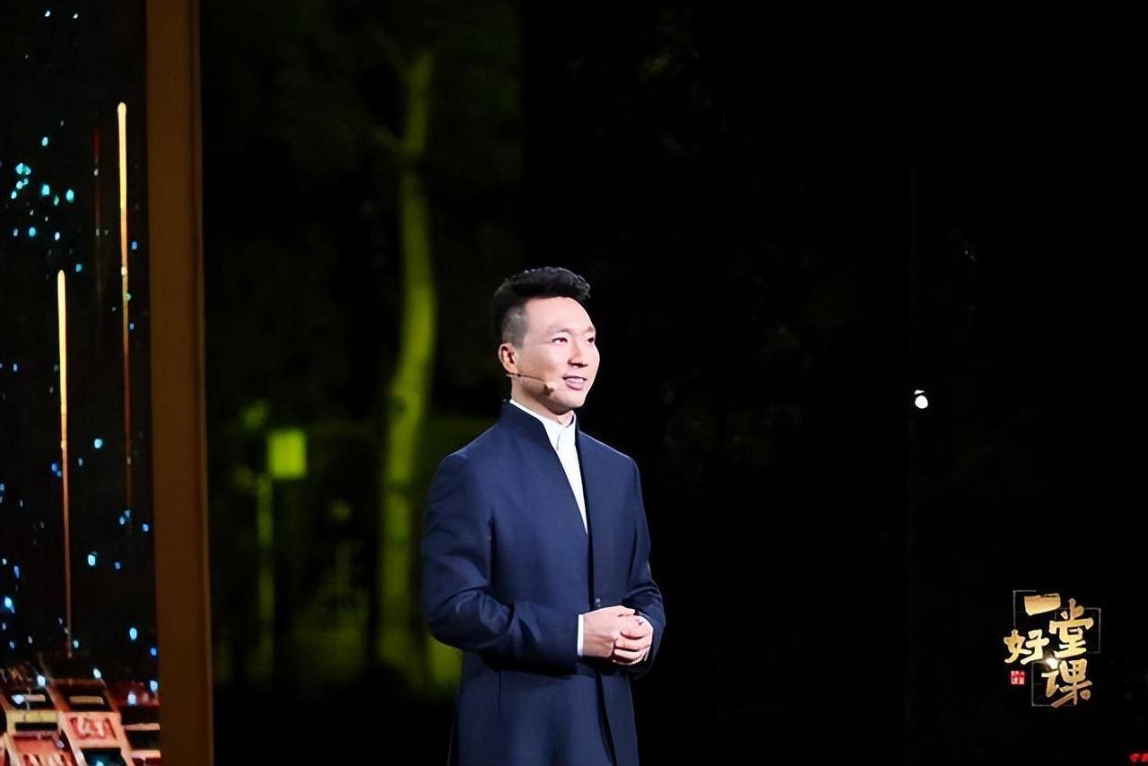 "我后悔丁克,但不后悔娶她":康辉和妻子的爱情,值得深思