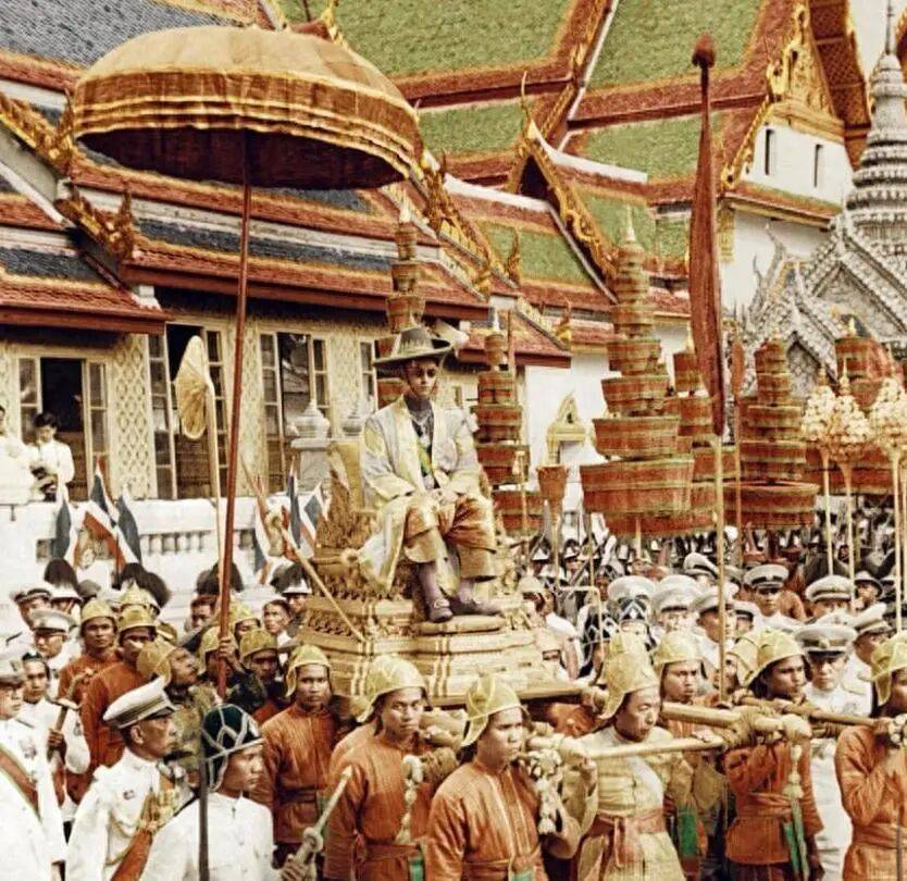 图片[19]-泰国王太后诗丽吉去世，留下19顶奢华王冠和她的传奇一生 -华闻时空