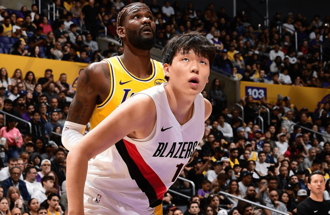 湖人客场惨败开拓者！詹姆斯准三双难救主，杨翰森首秀级表现遇冷