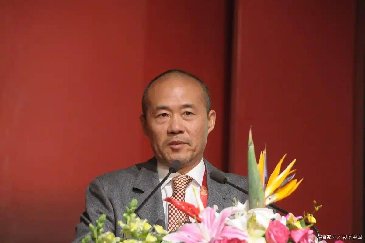 2025年下半年,是尽快买房还是再等一等?马云,王石不谋而合