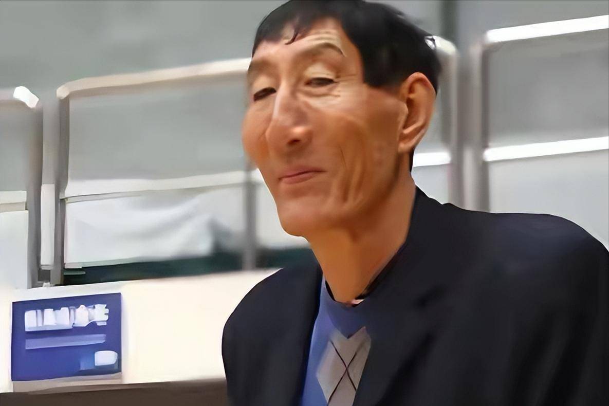 不顾医生劝阻执意生孩子,被称为第一巨人的鲍喜顺,如今过得怎样