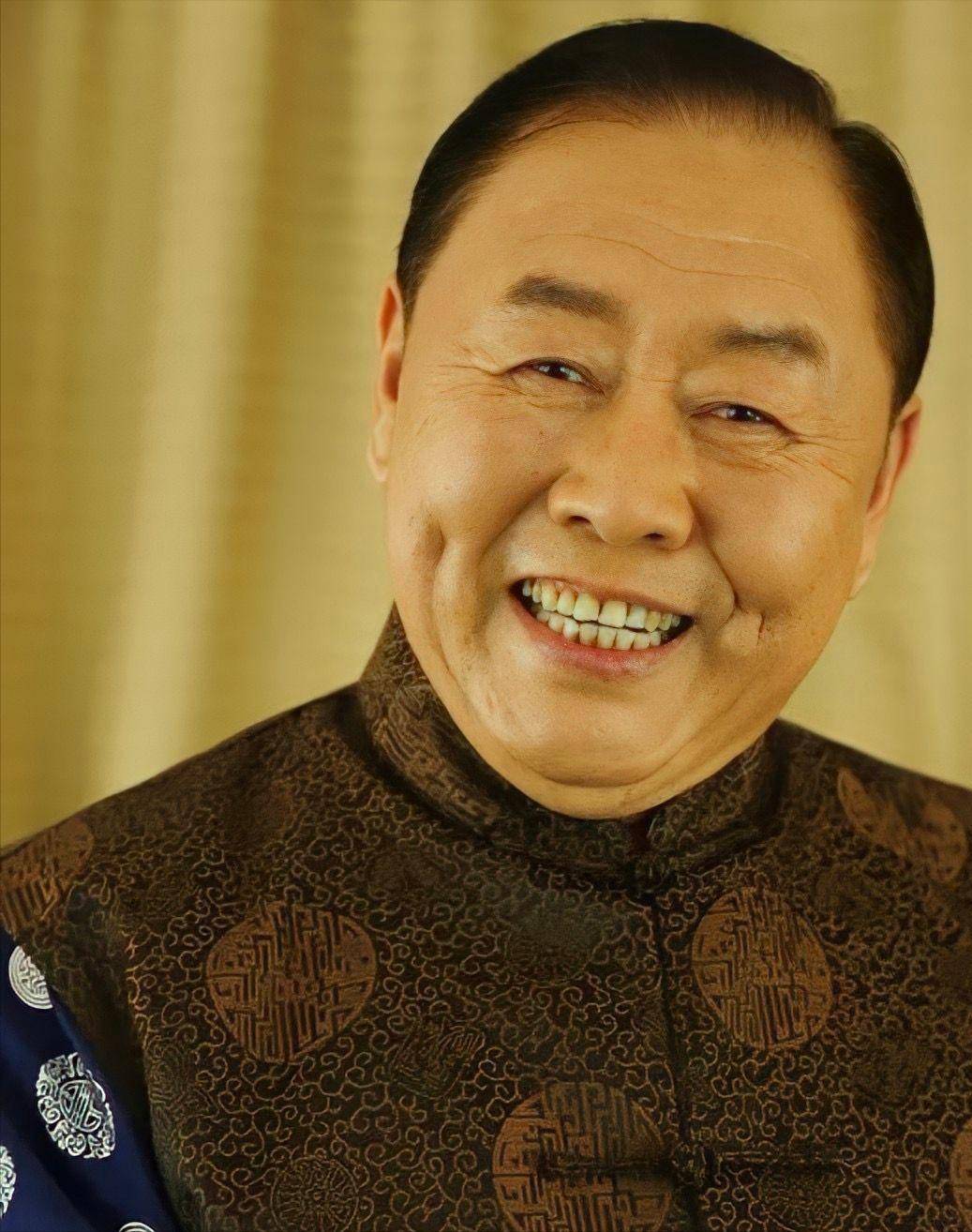 "猪八戒"马德华:跟貌美"嫦娥"恩爱如初,还有个帅气的儿子