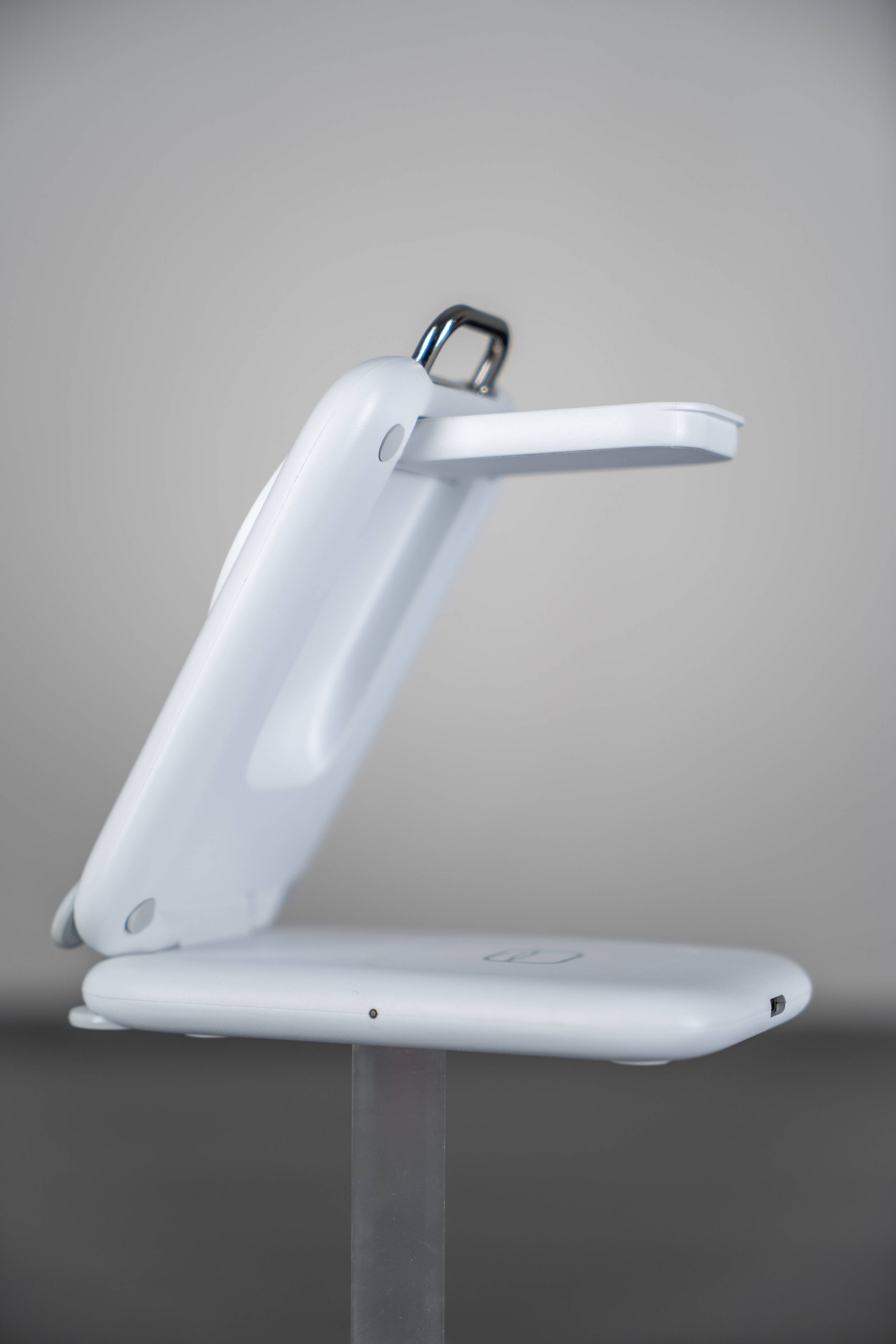 行李箱造型的无线充电器见过吗?迪奥科三合一折叠磁吸充电器分享