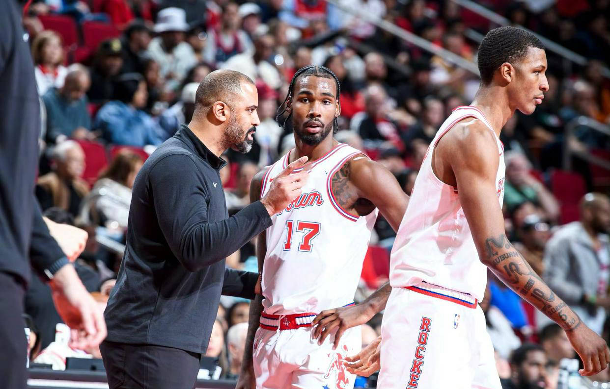 火箭 vs 猛龙赛前分析：锋线对决火力悬殊，关键在一人