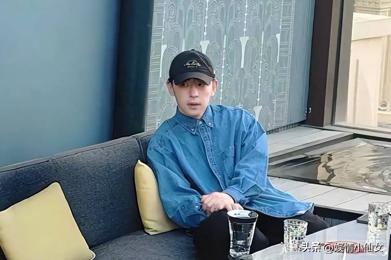 现年33岁的邓伦曾凭借《欢乐颂》中谢童一角崭露头角,随后与杨紫合作