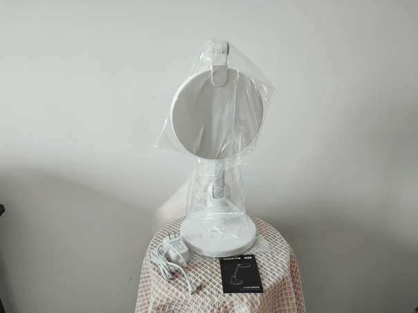 从护眼到 “养眼”,给孩子医学级光场守护-书客SKY护眼台灯评测