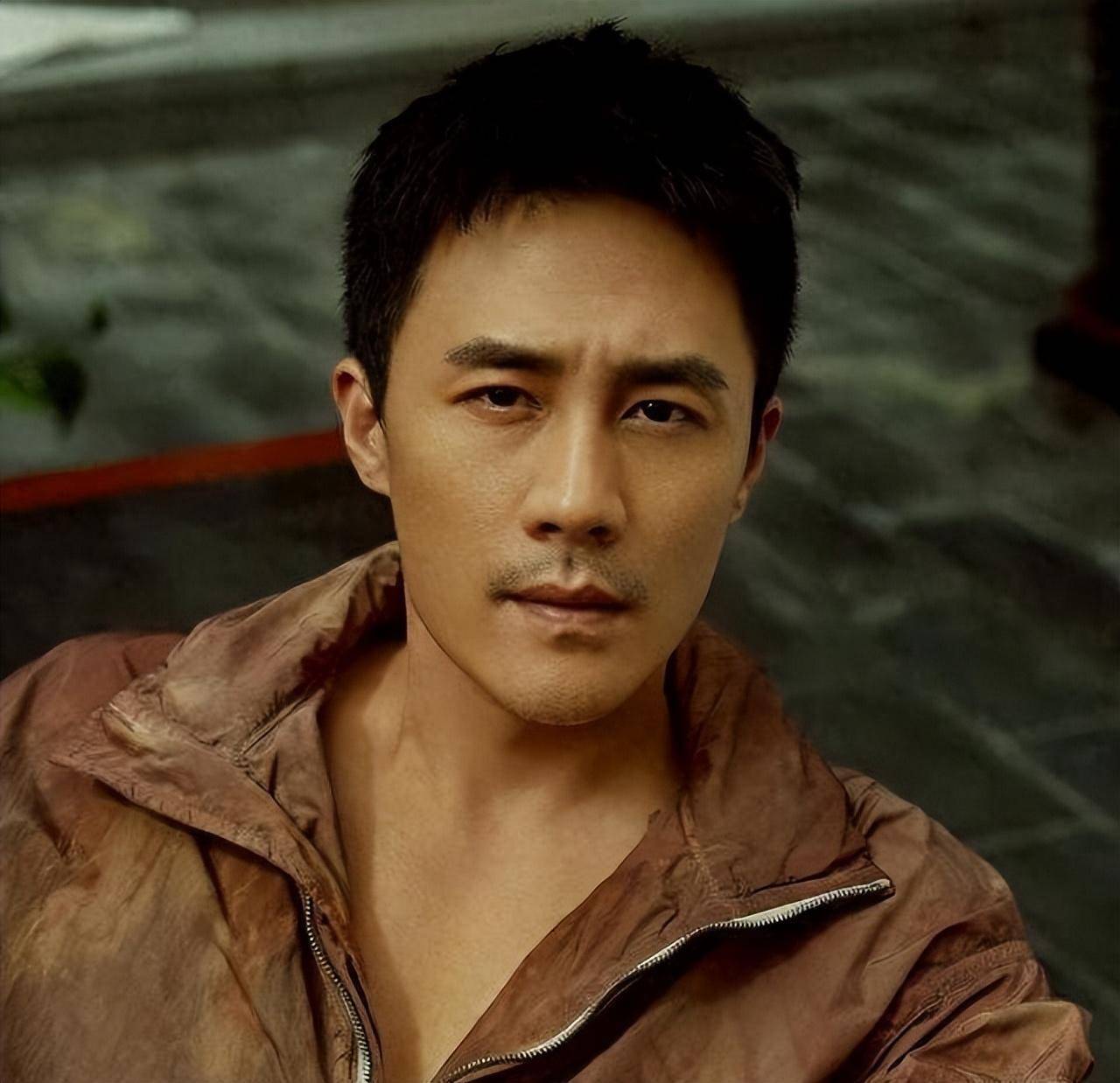 当红小生杜淳:心疼离异单身的母亲,在泪水中理解父亲和继母