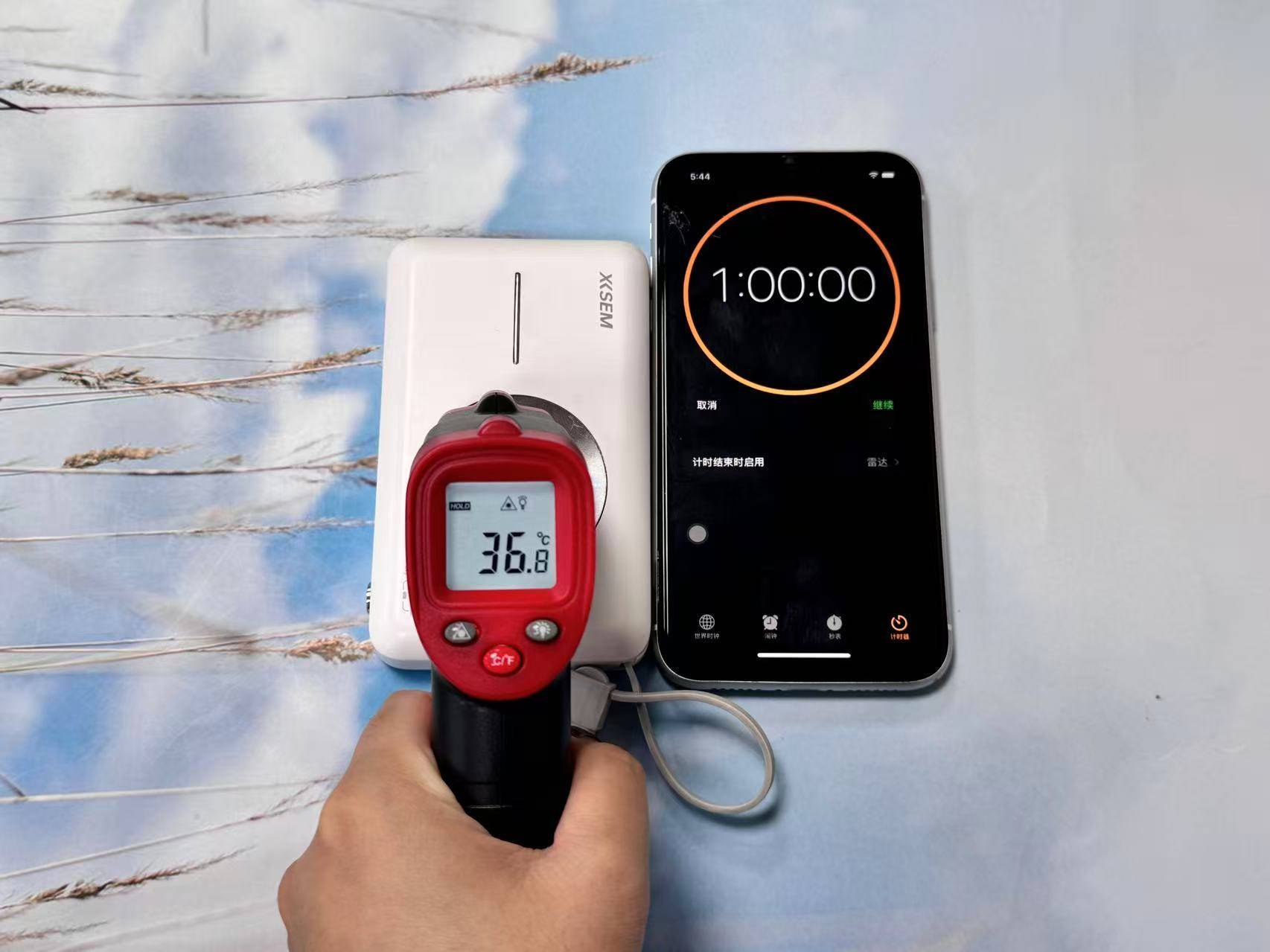 手机充电宝怎么选?西圣、飞利浦、超级马充电宝大PK,哪款更好?