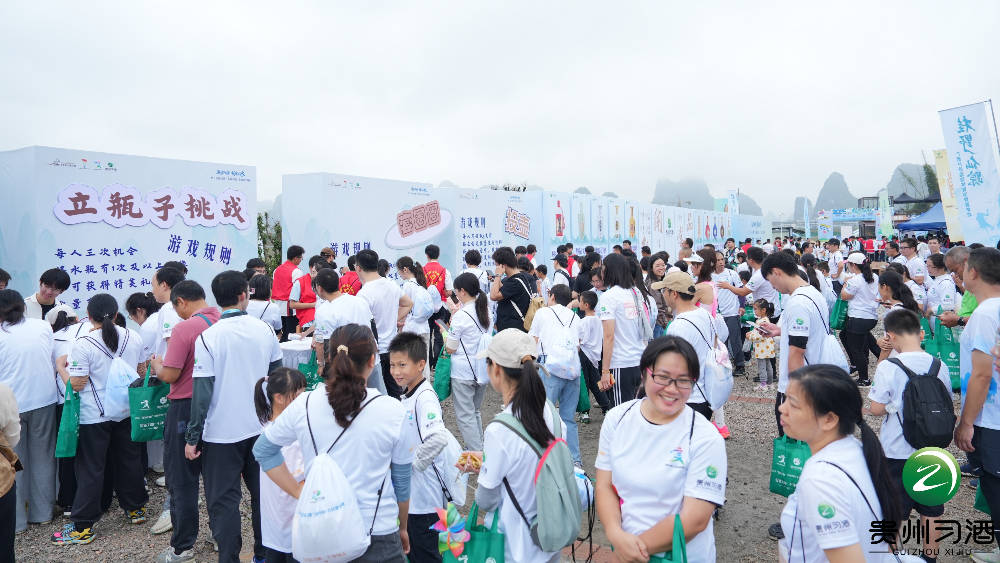 山水画廊间、奔跑品习酒| 2025“金钻习酒”美丽中国·全民健身跑(广西·桂林站)漓江畔活力开跑第6张-桂林新闻网 山水画廊间、奔跑品习酒| 2025“金钻习酒”美丽中国·全民健身跑(广西·桂林站)漓江畔活力开跑第6张